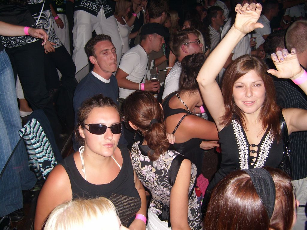 i/Kranj/Absolvent08/07-BlackWhiteParty/absolvent 1946.jpg